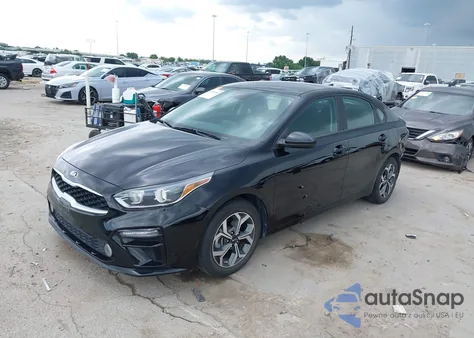 2021 Kia Forte Fe/Lxs z USA, uszkodzony, nr VIN 3KPF24AD8ME262763